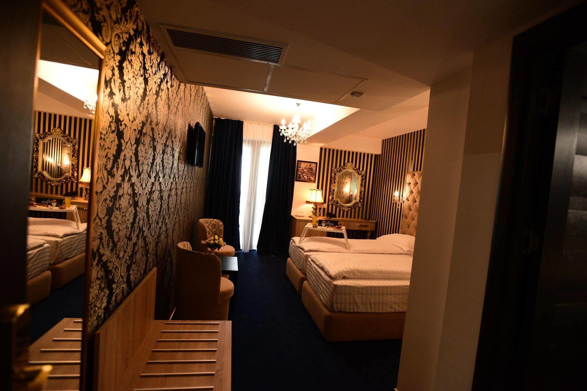 La Rocca Boutique Hotel Craiova Exterior foto